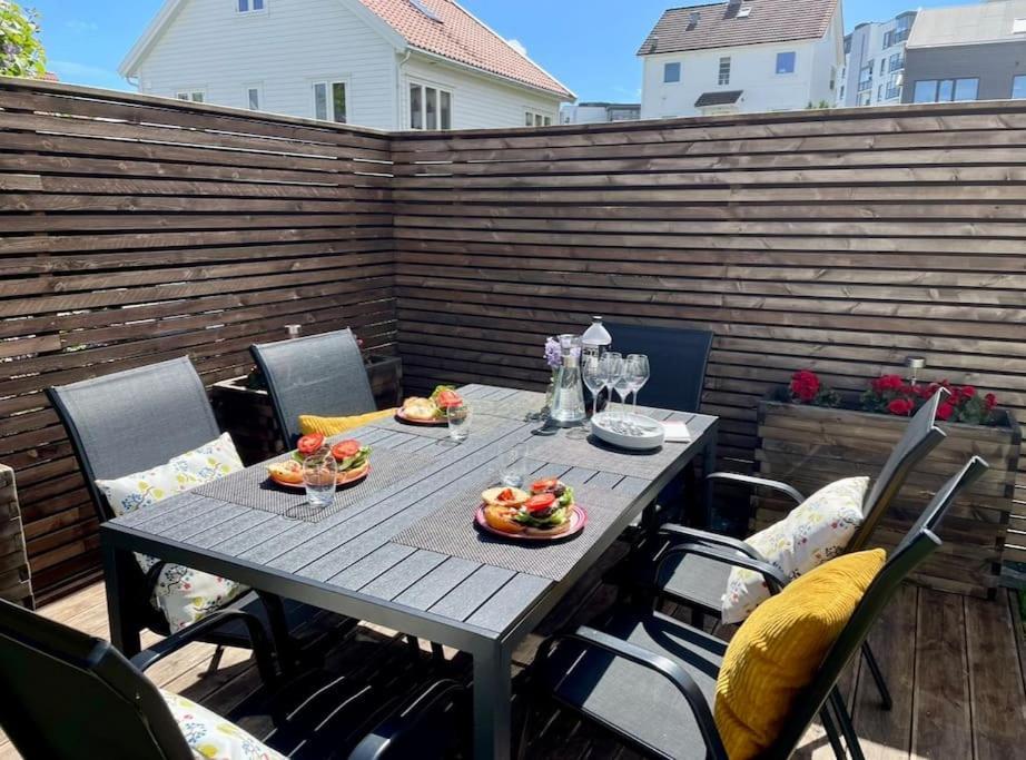 Central Family Twinhouse Stavanger Exterior photo